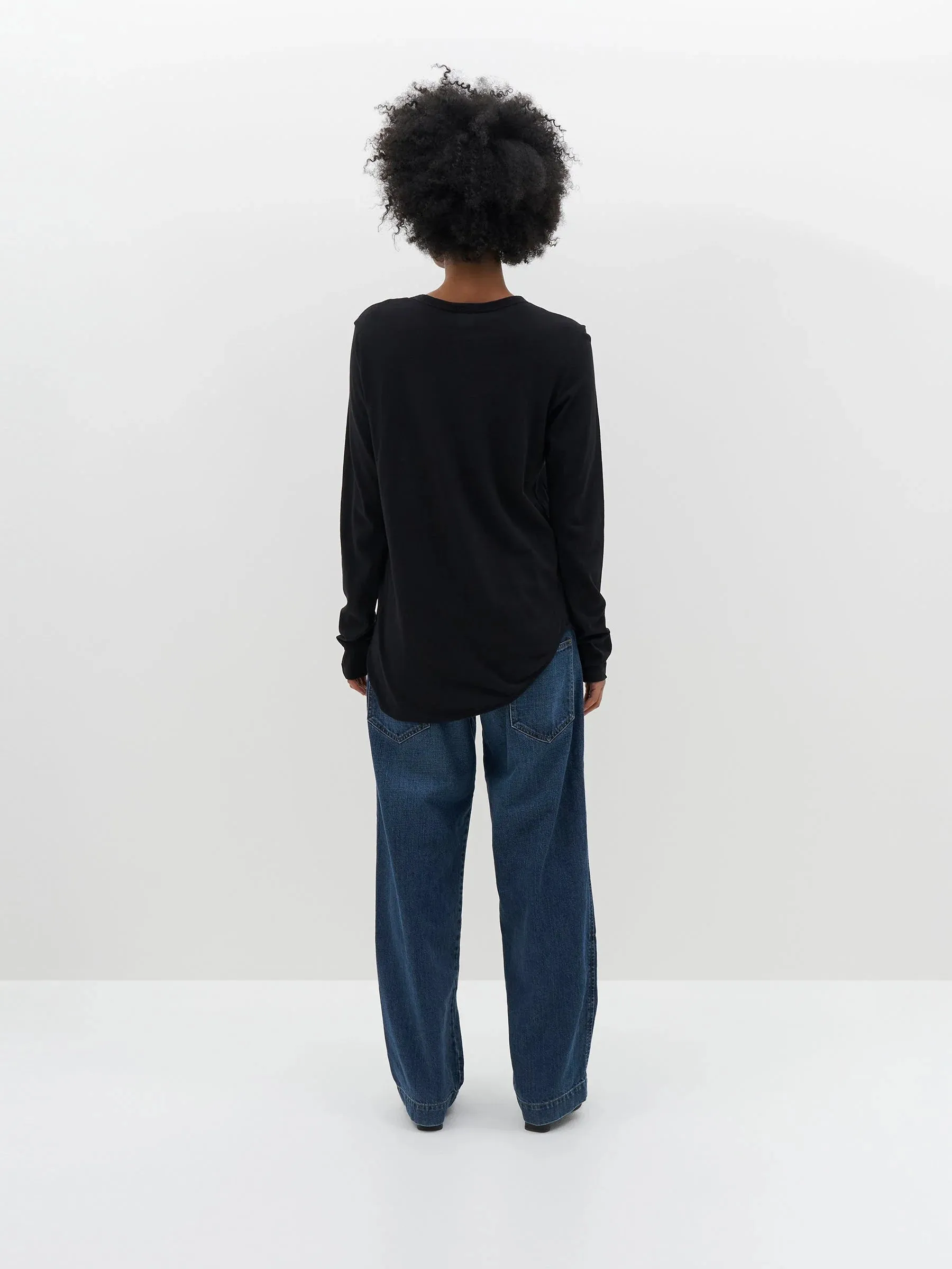 Bassike Regular Scoop Hem L/S T.Shirt - Black