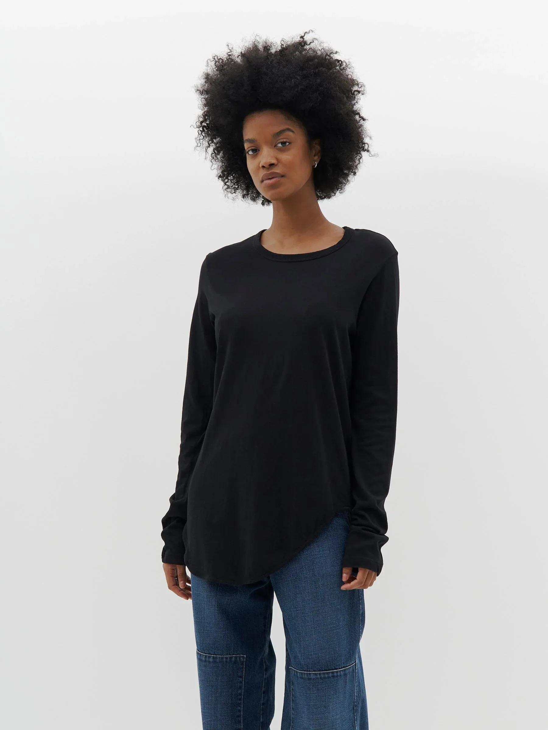 Bassike Regular Scoop Hem L/S T.Shirt - Black