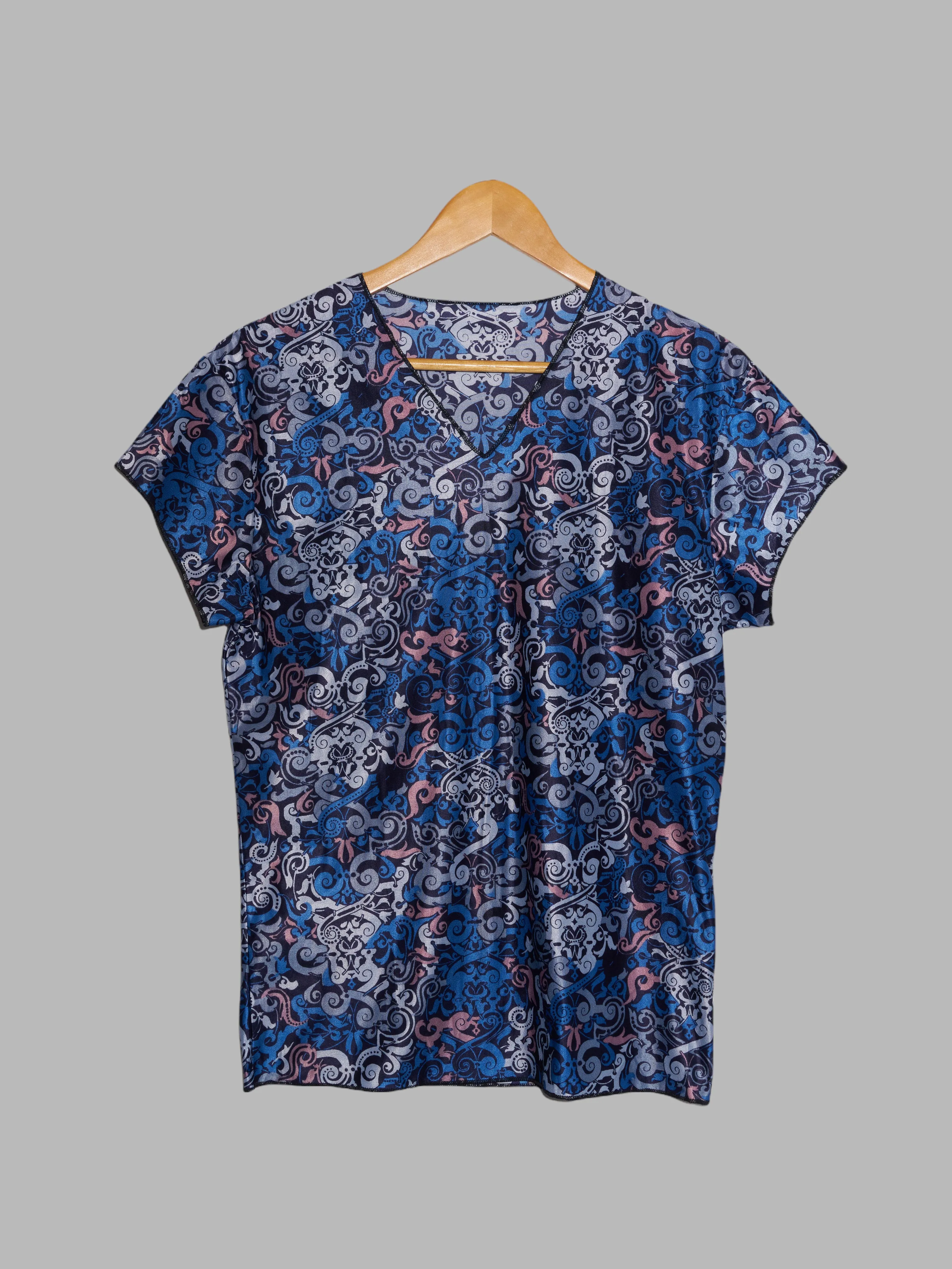 Jean Colonna patterned blue polyester v-neck overlocked t-shirt - M S