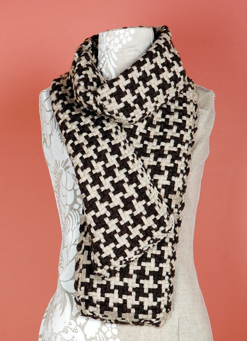 Loom Woven Houndstooth Scarf (Loom-Weave)